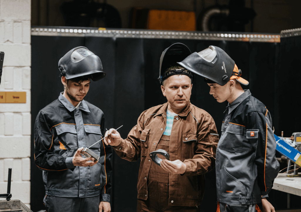 Lokmetinātājs metināšanā ar volfrmam elektrodu inertās gāzes vidē (TIG)